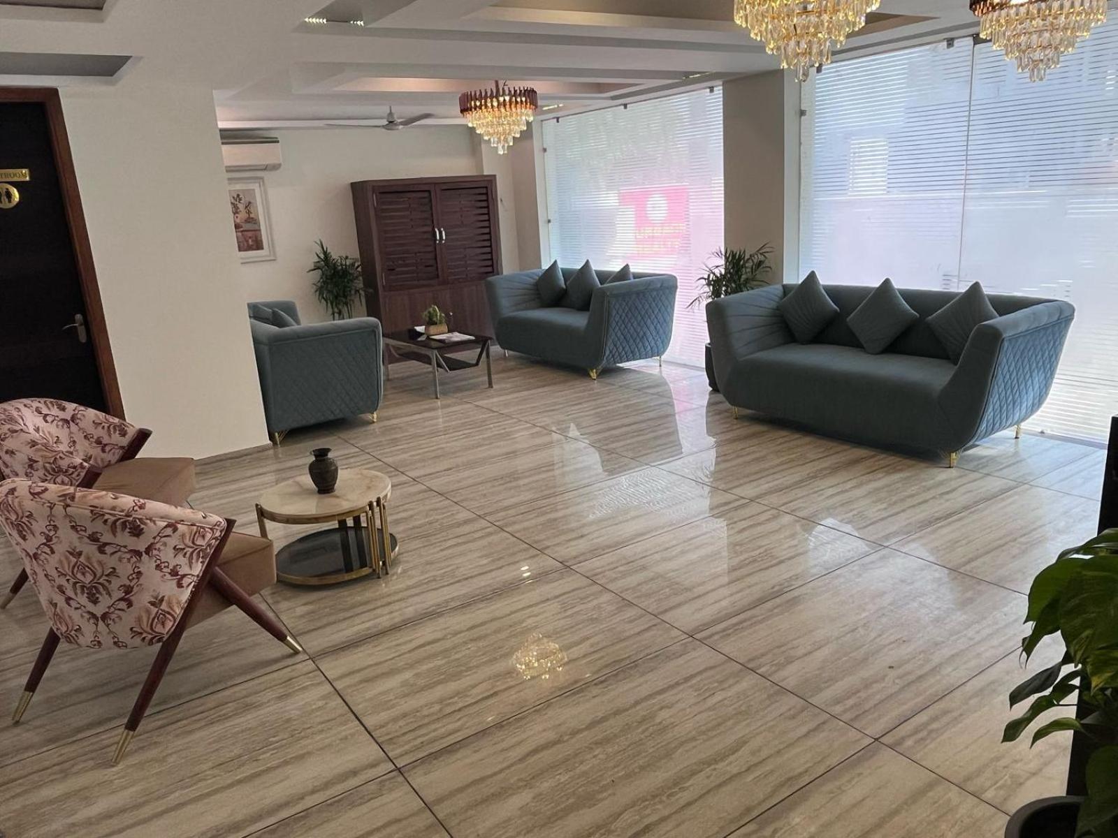 Hotel The Luxe 18 - Golf Course Road Ґурґаон Екстер'єр фото