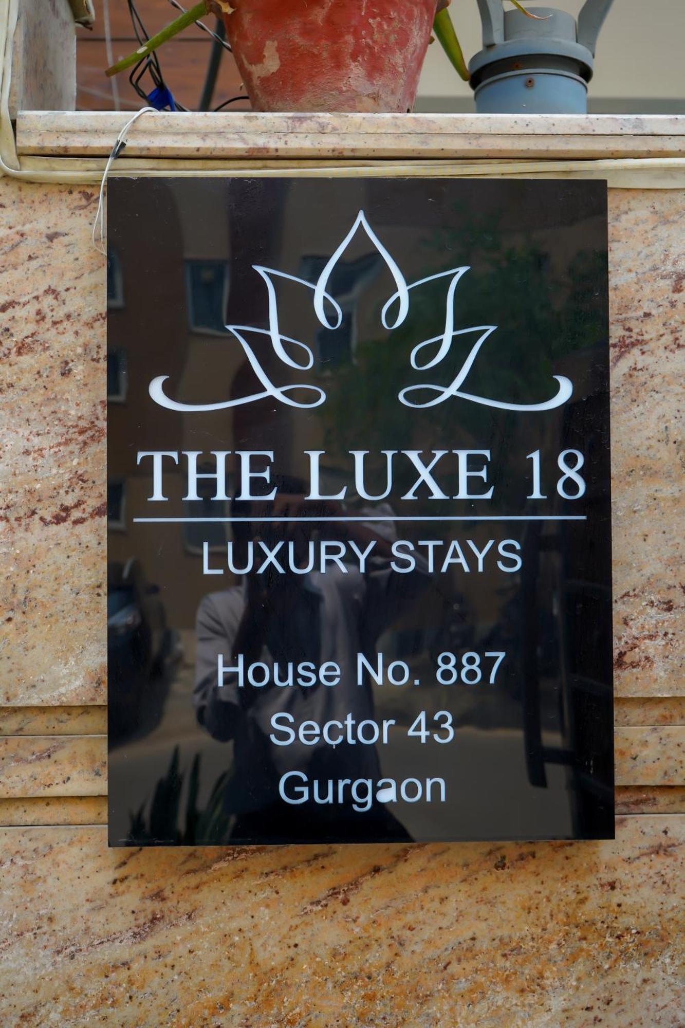 Hotel The Luxe 18 - Golf Course Road Ґурґаон Екстер'єр фото