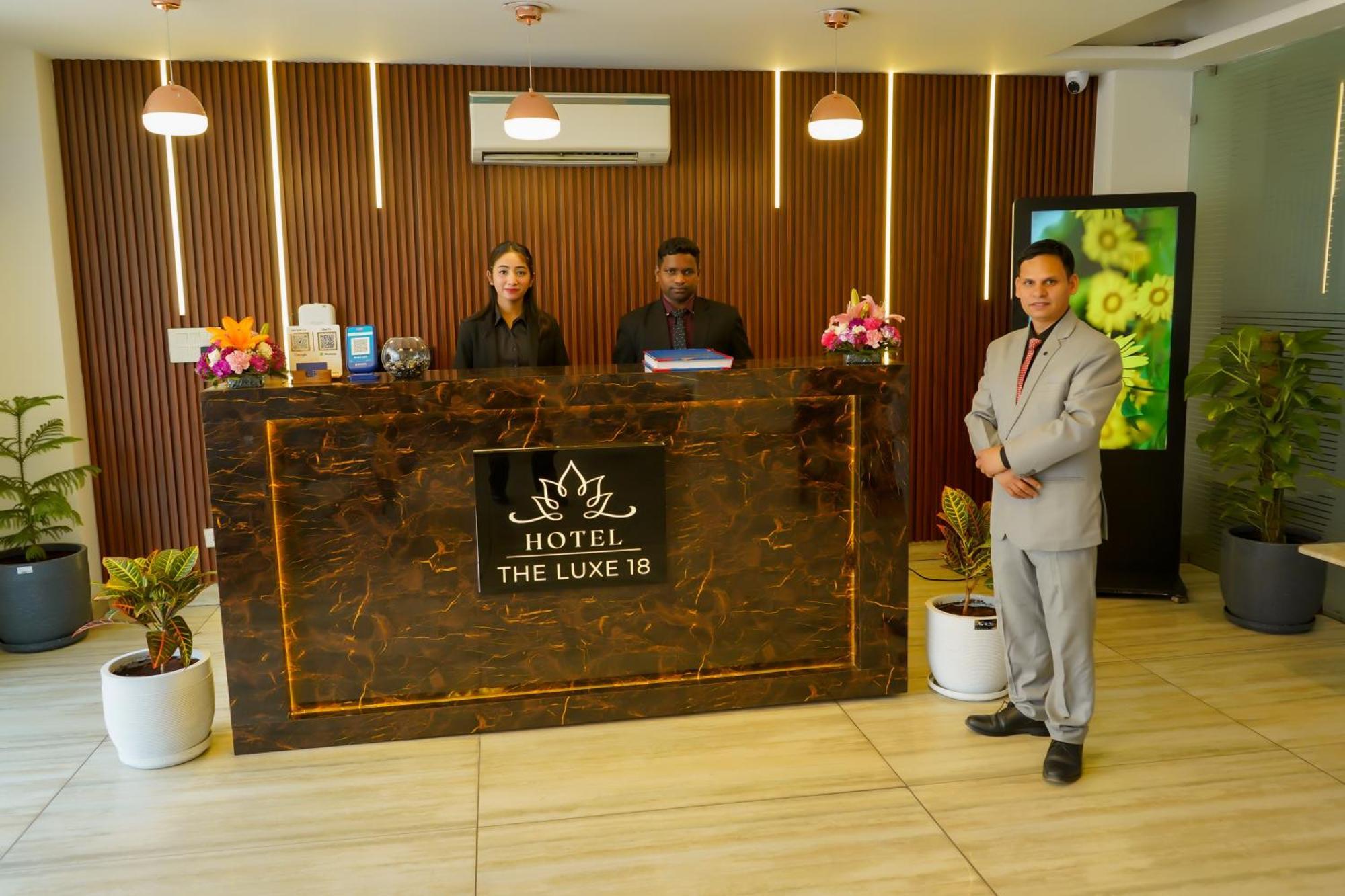Hotel The Luxe 18 - Golf Course Road Ґурґаон Екстер'єр фото