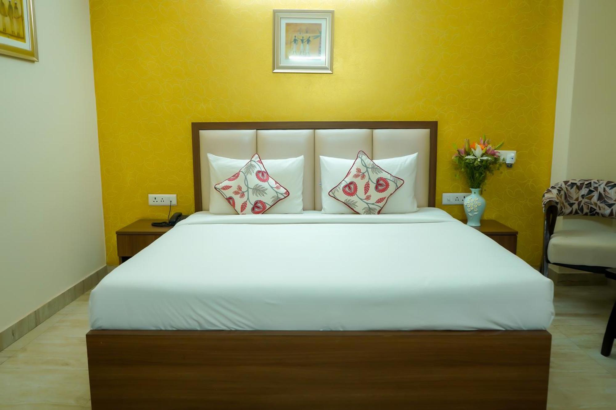 Hotel The Luxe 18 - Golf Course Road Ґурґаон Екстер'єр фото
