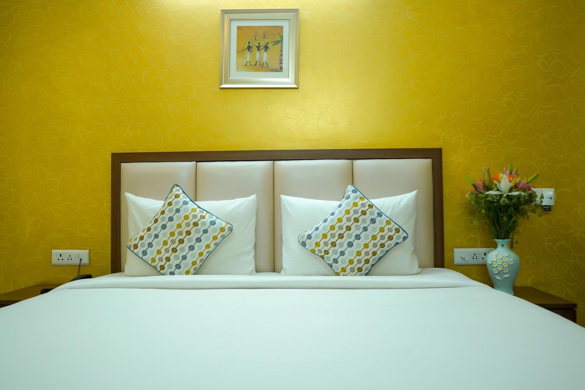 Hotel The Luxe 18 - Golf Course Road Ґурґаон Екстер'єр фото