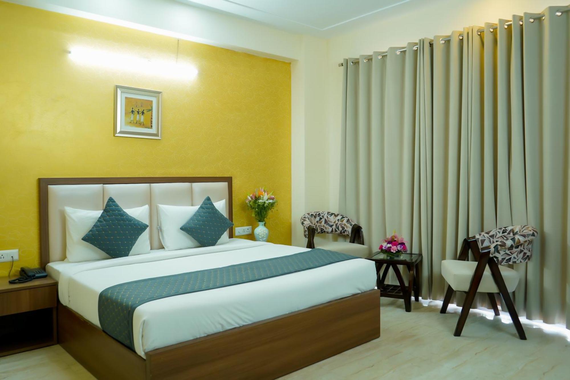 Hotel The Luxe 18 - Golf Course Road Ґурґаон Екстер'єр фото