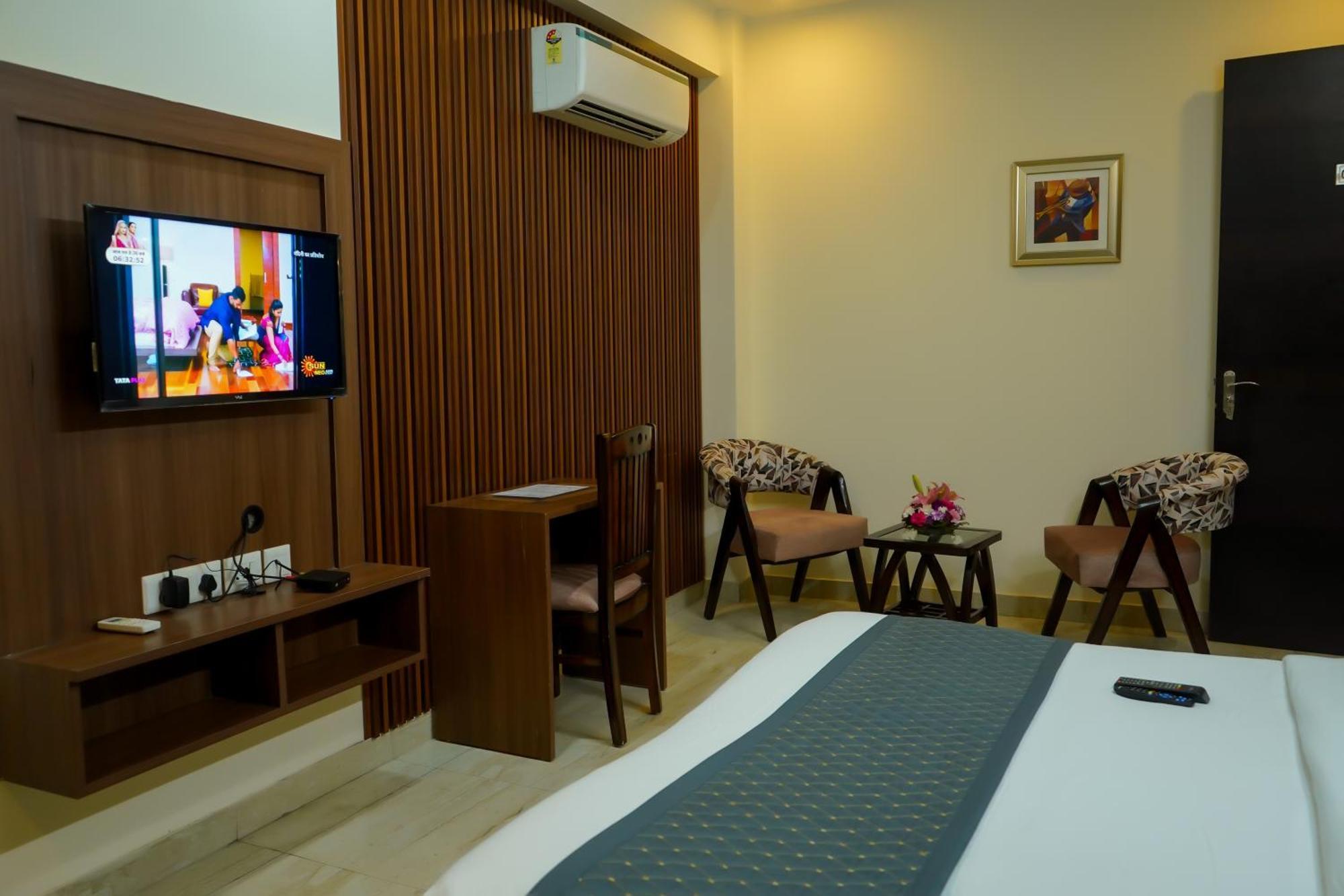 Hotel The Luxe 18 - Golf Course Road Ґурґаон Екстер'єр фото