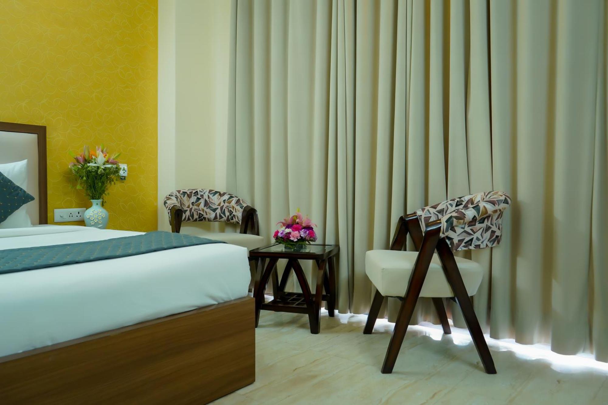 Hotel The Luxe 18 - Golf Course Road Ґурґаон Екстер'єр фото