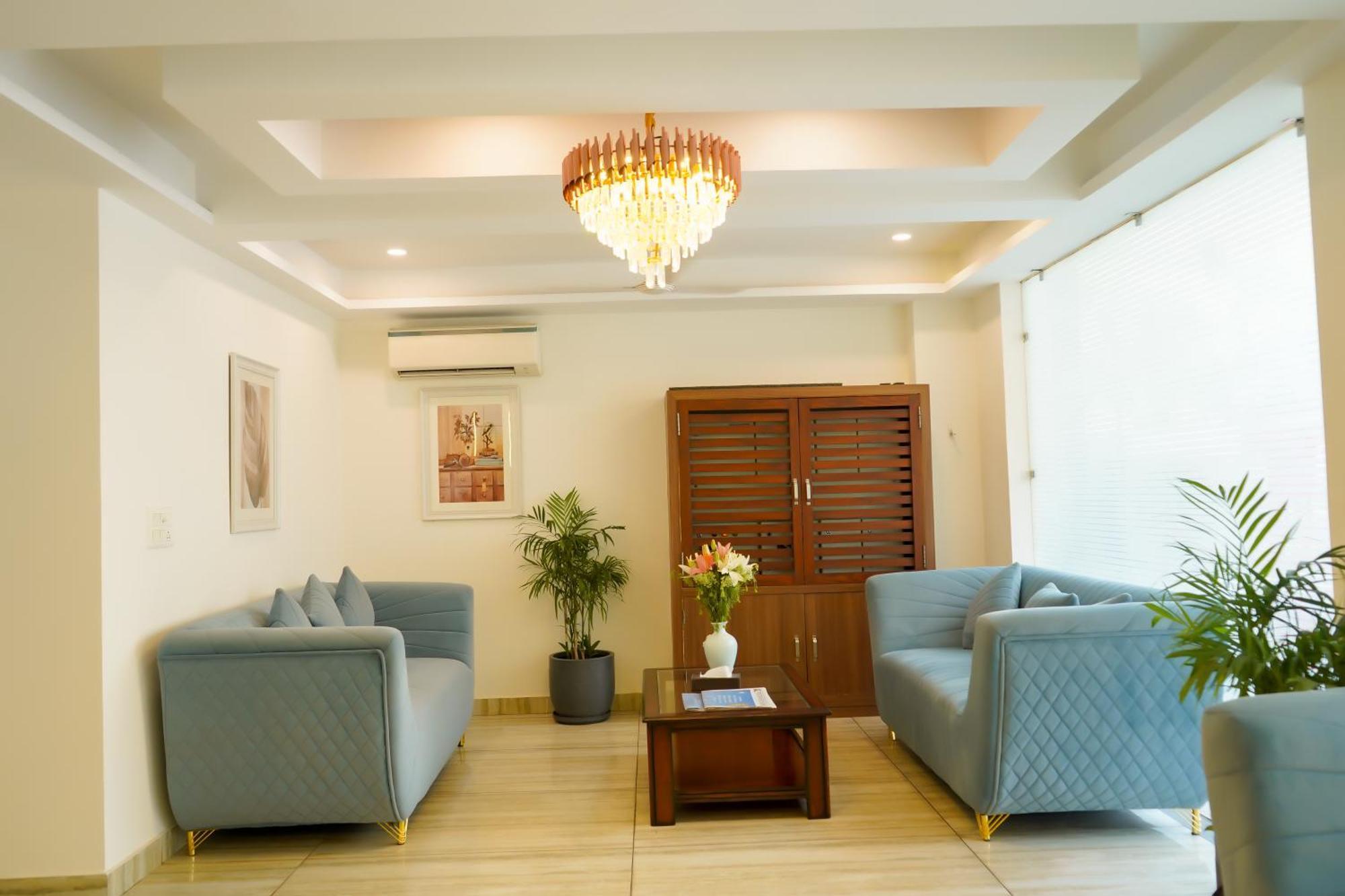 Hotel The Luxe 18 - Golf Course Road Ґурґаон Екстер'єр фото